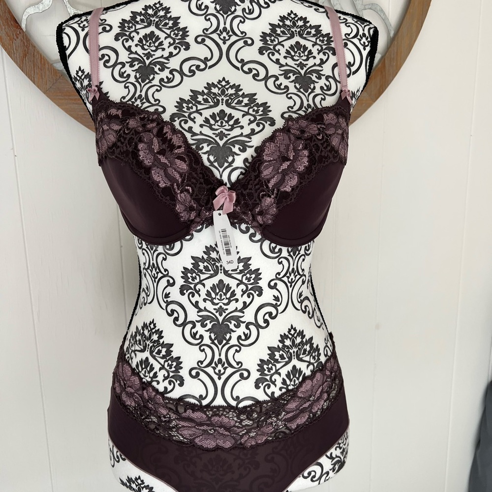 Adore me bra set